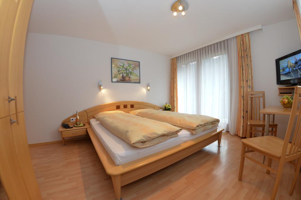 Arch San Martin Hotel Samnaun Room photo